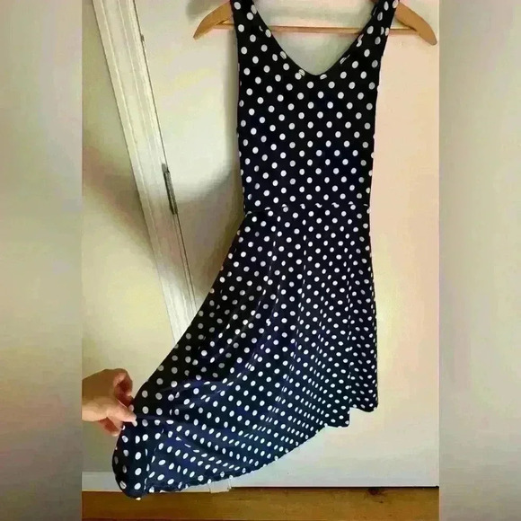 Wrap dress in polka dot navy and white by Caution To The Wind size Medium - Picture 8 of 13